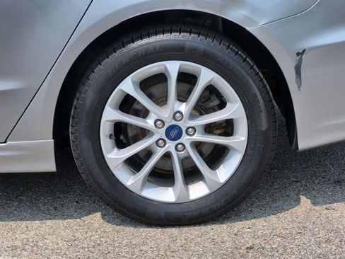 Used 2020 Ford Fusion SE FWD image 14