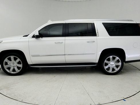 Used 2018 Cadillac Escalade ESV Luxury RWD image 5