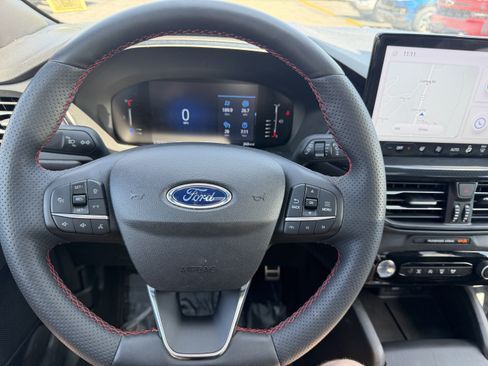 Certified 2023 Ford Escape ST-Line w/ Tech Pack #1 AWD/4WD image 7