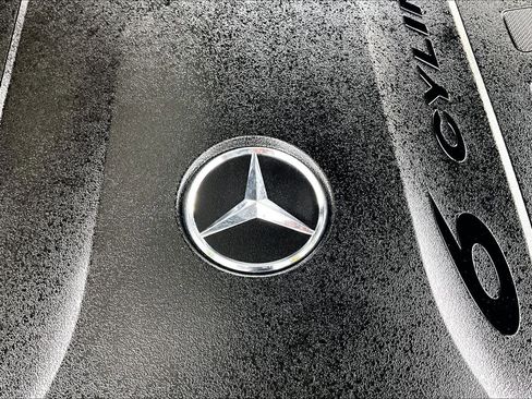 Used 2023 Mercedes-Benz S 500 4MATIC w/ AMG Line image 32