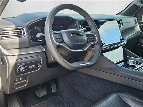 Used 2024 Jeep Wagoneer Series II w/ Flexible Seating Group RWD image 9