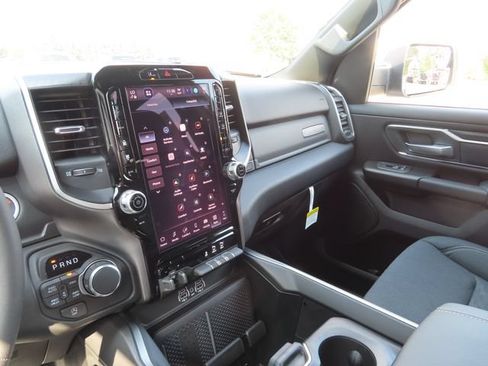 New 2026 RAM 1500 4x4 Crew Cab image 35
