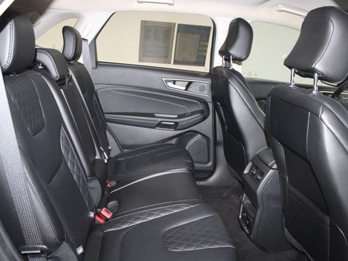Used 2024 Ford Edge Titanium AWD/4WD image 29
