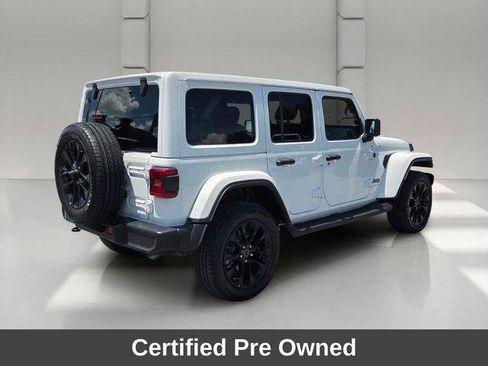 Used 2025 Jeep Wrangler Unlimited Sahara AWD/4WD image 5
