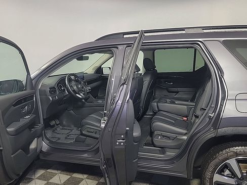 Certified 2025 Honda Pilot Touring image 16