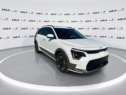 New 2025 Kia Niro Wave w/ Wave Preserve Package FWD image 2