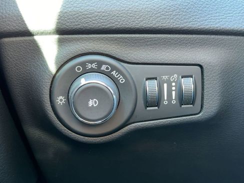 Used 2018 Jeep Compass Altitude w/ Popular Equipment Group image 17