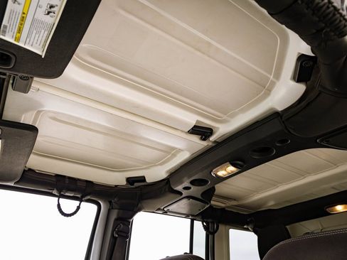 Used 2015 Jeep Wrangler Unlimited Sahara w/ Dual Top Group image 19