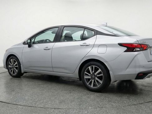 Used 2025 Nissan Versa SV image 5