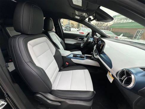 New 2026 Chevrolet Equinox EV LT image 22