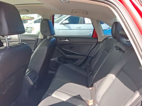 Used 2019 Volkswagen Jetta SEL w/ Cold Weather Package FWD image 22