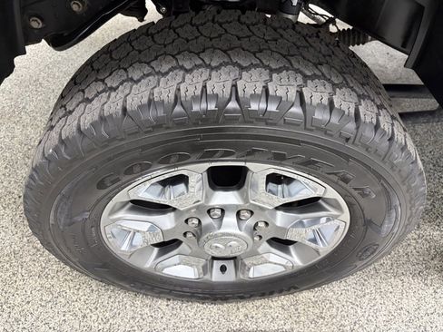 Used 2018 RAM 2500 Limited image 9