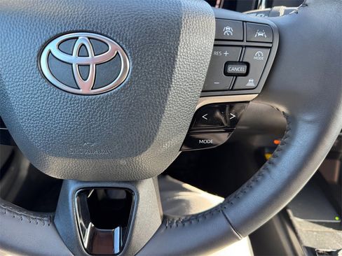 Used 2025 Toyota Camry LE image 30