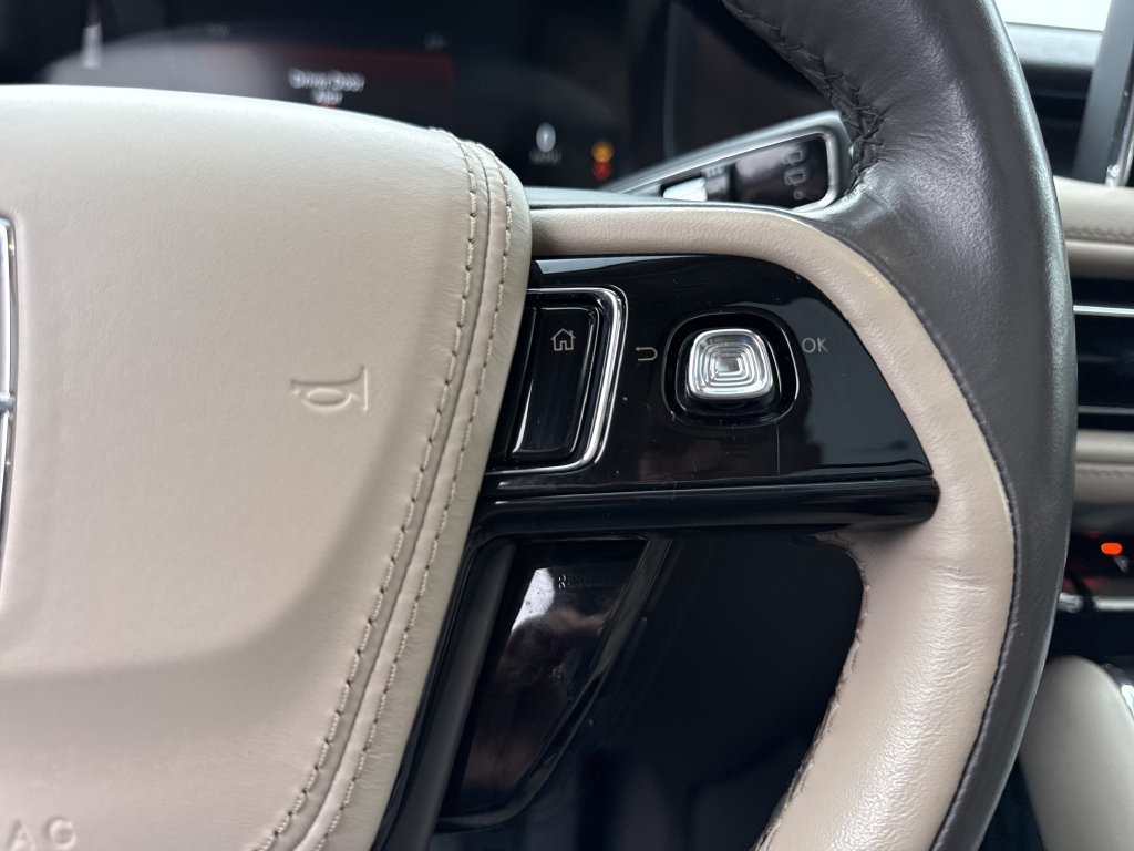 Used 2023 Lincoln Aviator Reserve w/ Elements Package Plus AWD/4WD image 26