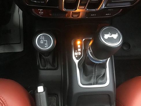 Used 2024 Jeep Wrangler Unlimited Rubicon 392 image 15