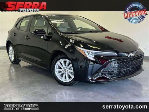 Certified 2025 Toyota Corolla SE FWD image 1