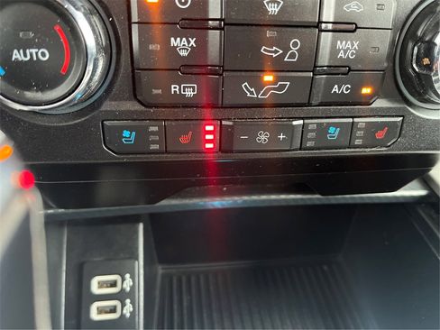 Used 2019 Ford F150 Lariat image 47