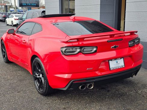 Used 2019 Chevrolet Camaro SS image 3