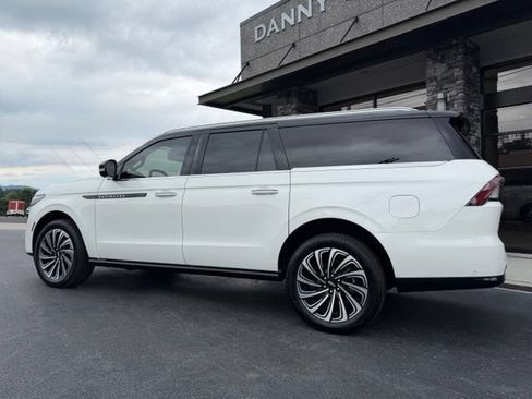 Used 2025 Lincoln Navigator L Black Label AWD/4WD image 20