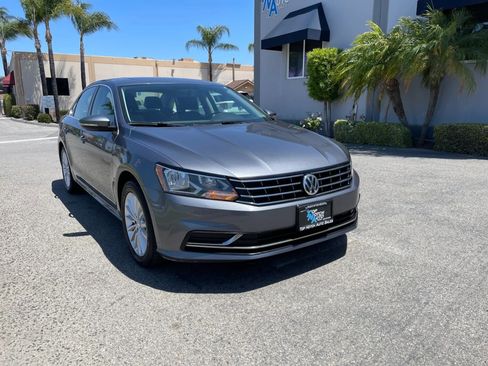 Used 2016 Volkswagen Passat 1.8T SE FWD image 3