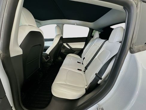 Used 2021 Tesla Model Y Long Range AWD/4WD image 28
