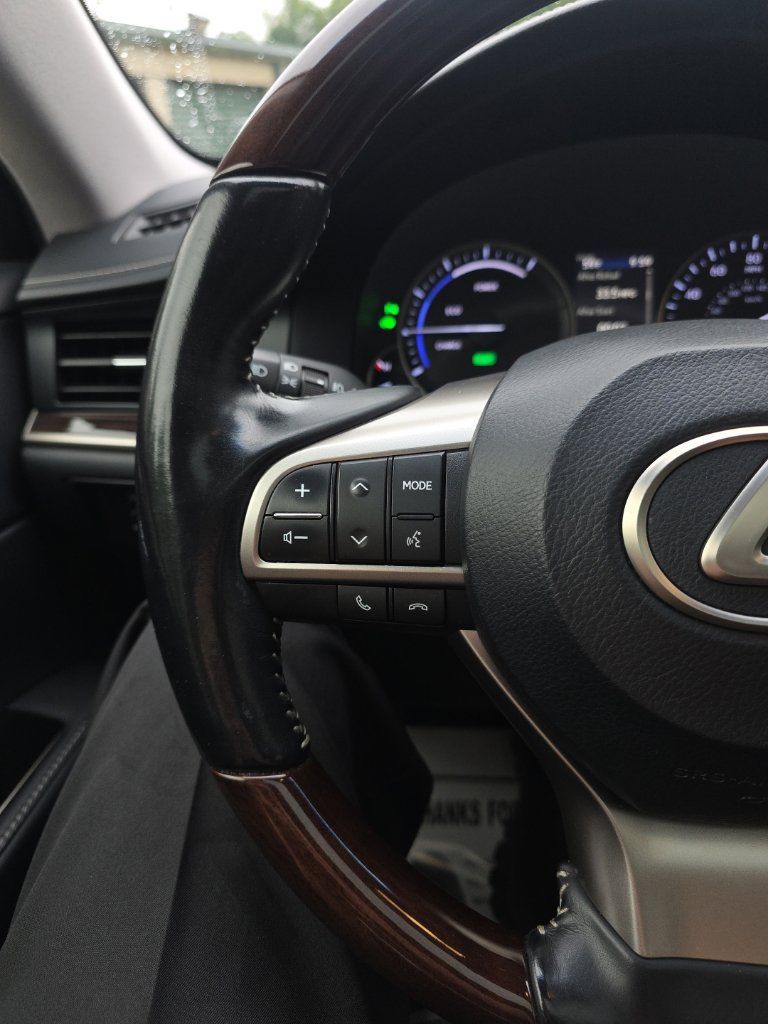 Used 2018 Lexus ES 300h FWD image 28