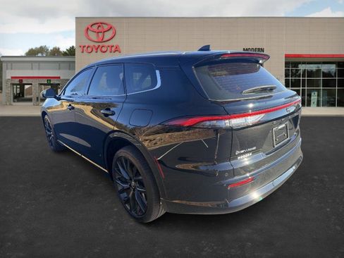 Certified 2025 Toyota Crown Signia w/ Advanced Technology Package image 6