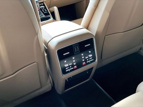 Used 2023 Porsche Cayenne S Platinum image 14