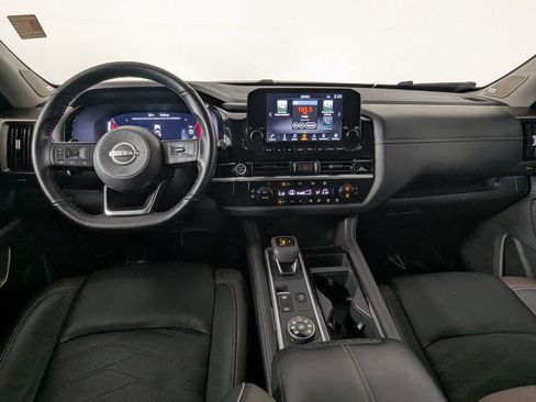 Used 2024 Nissan Pathfinder Platinum AWD/4WD image 16