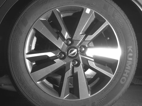 Used 2025 Nissan Versa SV FWD image 14