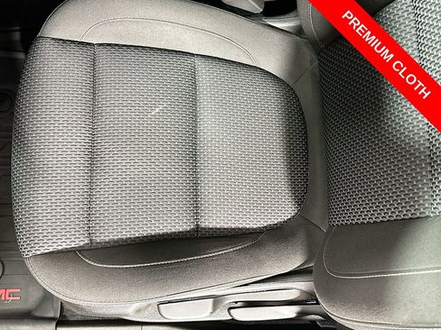 Used 2021 GMC Acadia SLE w/ LPO, Floor Liner Package image 19