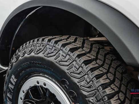 Certified 2023 Ford Bronco Outer Banks w/ Sasquatch Package image 8