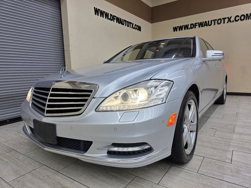 Used 2010 Mercedes-Benz S 550 image 2
