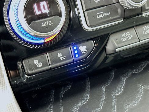 Used 2022 GMC Yukon Denali image 23