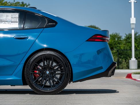 New 2027 BMW M5 w/ Executive Package AWD/4WD image 33