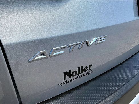 Certified 2024 Ford Escape Active w/ Cold Weather Package FWD image 8