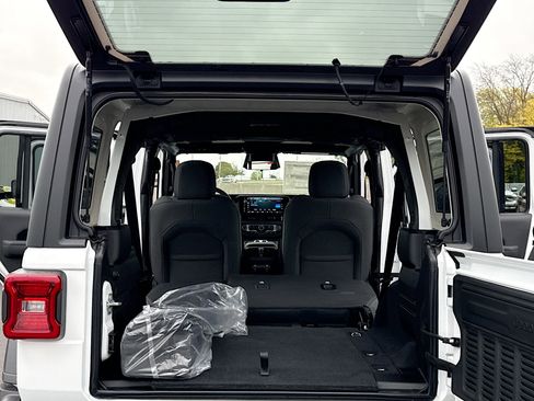 New 2026 Jeep Wrangler Unlimited Sport image 7