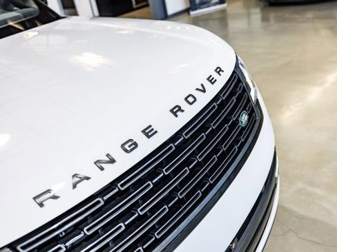Used 2023 Land Rover Range Rover SE image 34