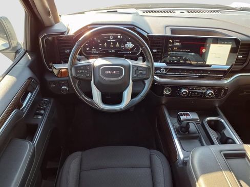 Used 2022 GMC Sierra 1500 Elevation w/ LPO, Elevation Black Package image 9