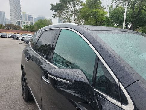 Used 2024 Buick Enclave Essence w/ Sport Touring Edition image 10