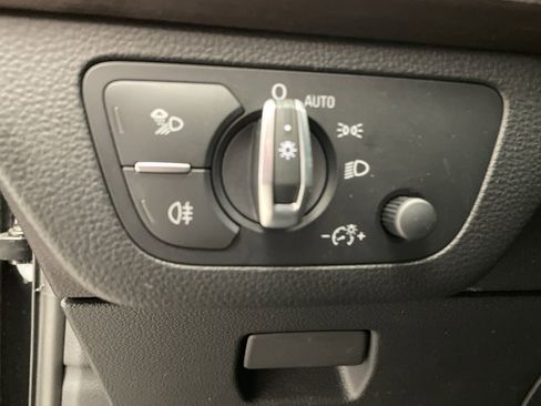 Used 2023 Audi Q5 Premium w/ Convenience Package image 15