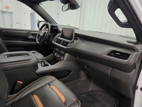 Used 2023 GMC Yukon AT4 w/ Technology Package AWD/4WD image 40