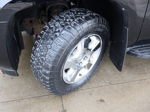 Used 2012 Chevrolet Avalanche LTZ image 42