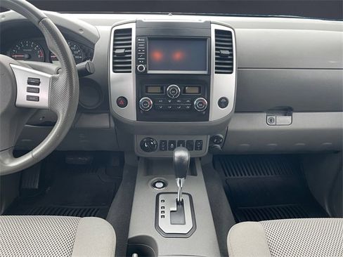 Used 2021 Nissan Frontier SV image 11