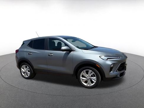 Used 2025 Buick Encore GX Preferred FWD image 2