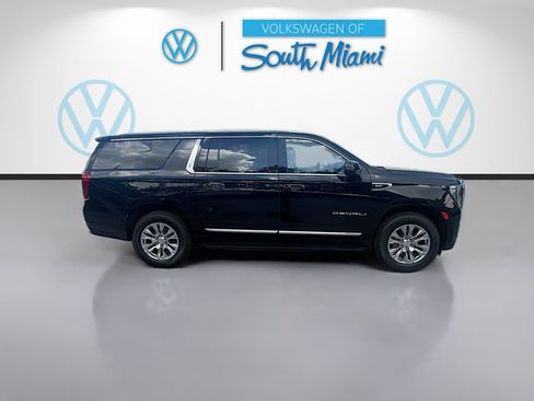 Used 2024 GMC Yukon XL Denali AWD/4WD image 8