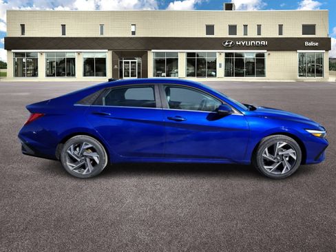 New 2026 Hyundai Elantra Limited image 2