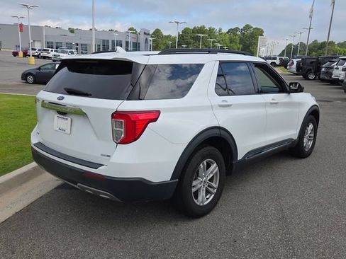 Used 2020 Ford Explorer XLT w/ Equipment Group 202A AWD/4WD image 13