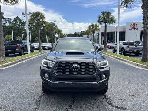 Used 2020 Toyota Tacoma TRD Sport AWD/4WD image 3