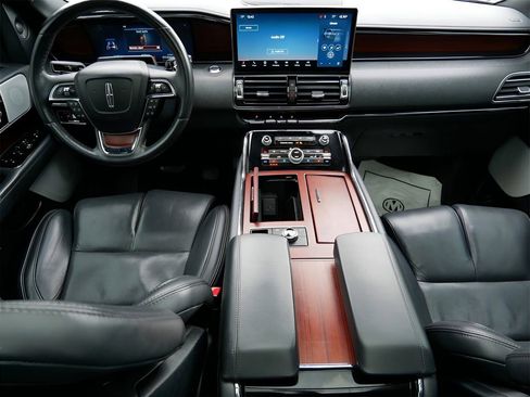 Used 2023 Lincoln Navigator L Reserve image 14